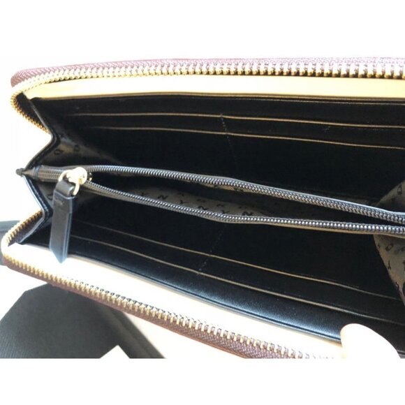 DKNY Donna Karan R3261060 Gansevoort Quilted Plum Leather Zip Around Wallet - Picture 7 of 8